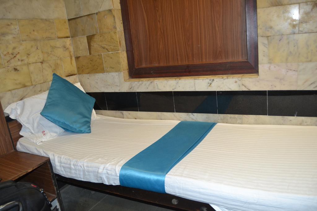 Zahra Guest House Mumbai Ngoại thất bức ảnh